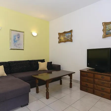 別荘 Stunning In Kastel Novi With Kitchen *