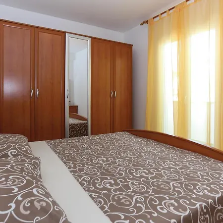 Stunning In Kastel Novi With Kitchen Kaštela