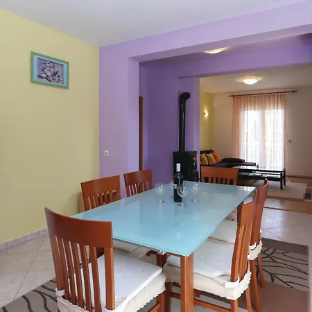 別荘 Stunning In Kastel Novi With Kitchen Kaštela